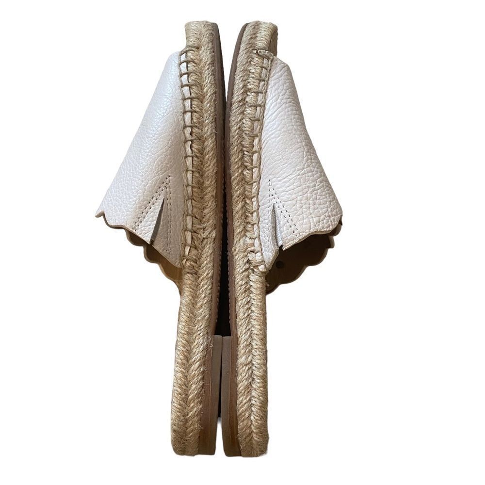Sam Edelman White Scalloped Sandals - Picture 4 of 7